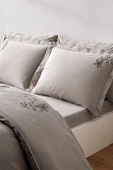 Özdilek Clivia Çift Kişilik Nakışlı Saten Nevresim Takımı